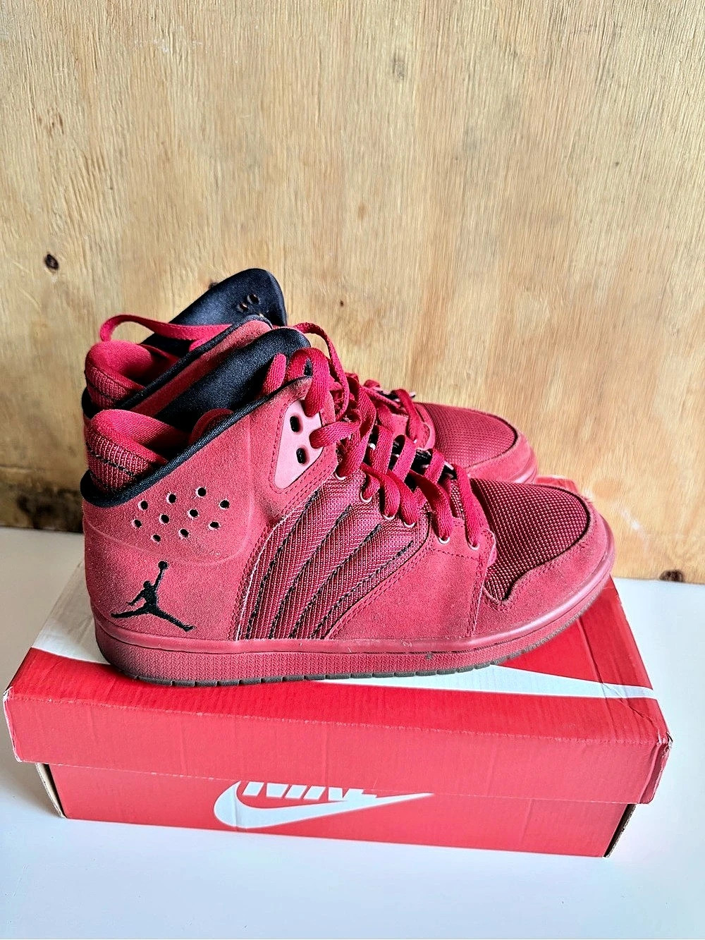 Jordan 1 Mid Sneakers Red Black US 8